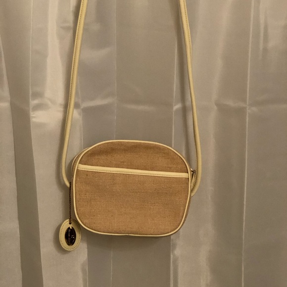 Etienne Aigner Crossbody purse - Picture 3 of 3